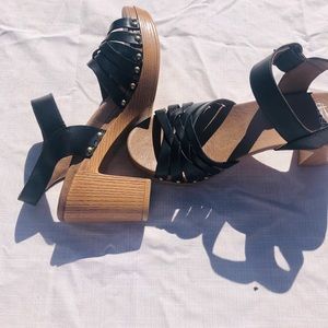 Dansko black leather platform sandal 38